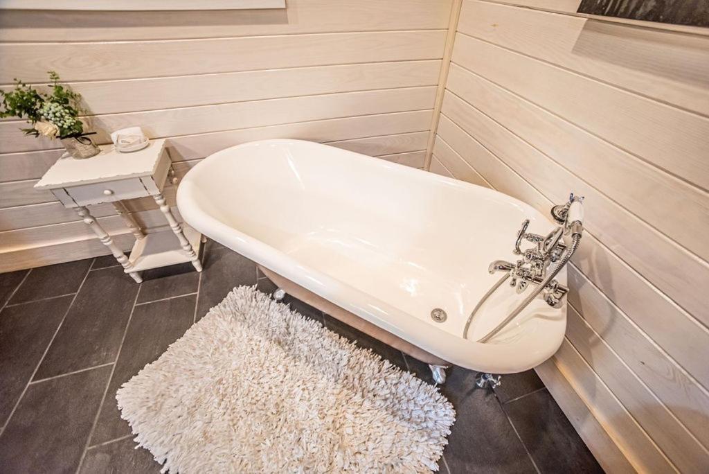 Merlot Mountain - Heated Spa Pool And Hot Tub! Cabin Broken Bow Exterior foto